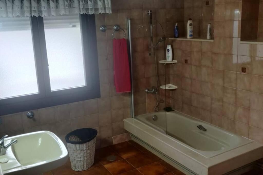 Casa cerca de Baiona con maravillosas vistas al mar. Pontevedra Exterior foto